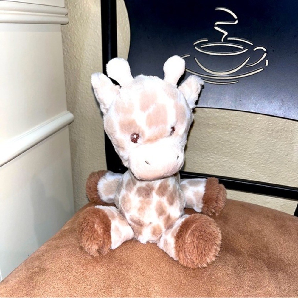Aurora world EBBA giraffe with interior rattle